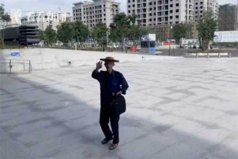 圖書館閉館日為84歲老農(nóng)一人開放(圖5) 圖書館閉館日為84歲老農(nóng)一人開放(圖5)