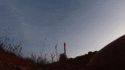 大神！00后大學(xué)生成功發(fā)射自制火箭 網(wǎng)友驚了 (圖2)