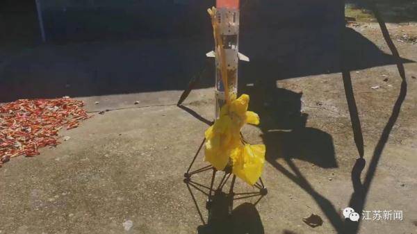 大神！00后大學(xué)生成功發(fā)射自制火箭 網(wǎng)友驚了 (圖4)