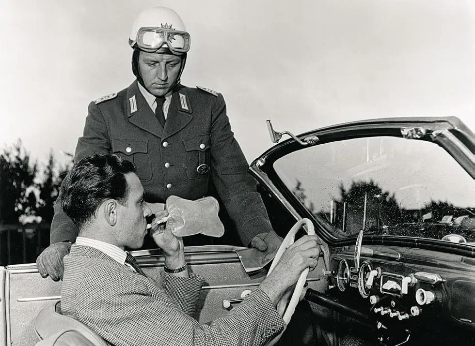 漲姿勢！帶您了解酒精檢測設(shè)備的發(fā)展史(圖2)