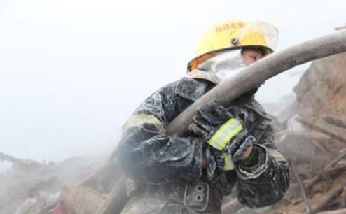 寒冷氣候下的火災(zāi)撲救(圖5) 寒冷氣候下的火災(zāi)撲救(圖5)