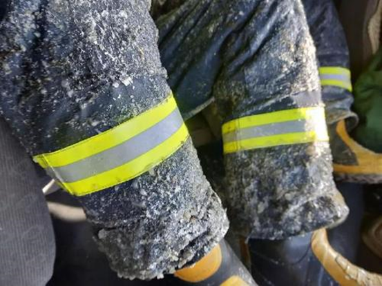 寒冷氣候下的火災(zāi)撲救(圖6) 寒冷氣候下的火災(zāi)撲救(圖6)