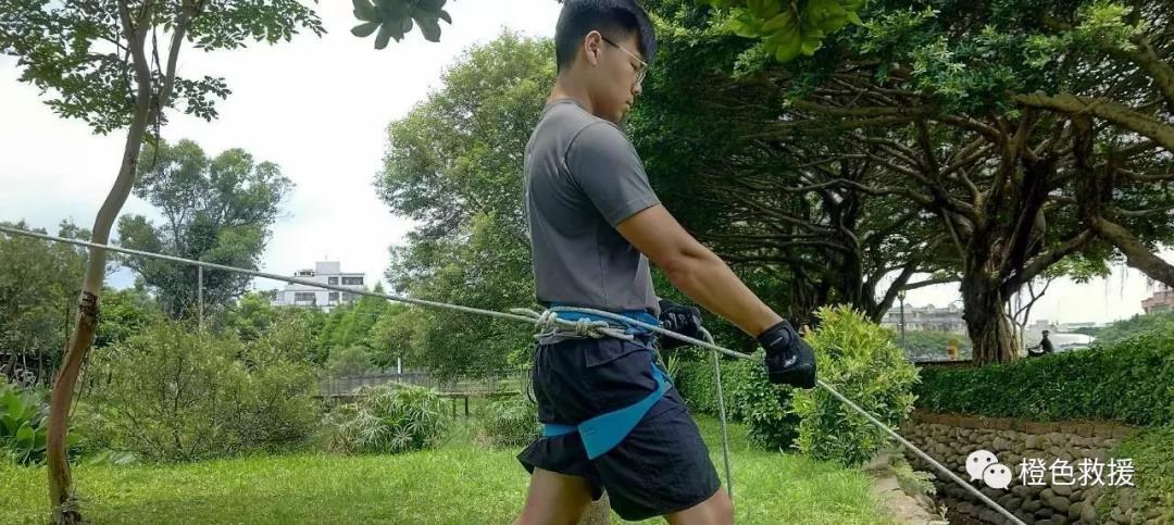 繩索 | 登山者無器材的繩索保護(圖14) 繩索 | 登山者無器材的繩索保護(圖14)