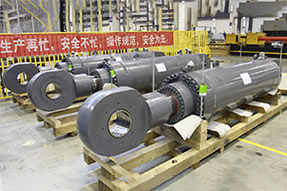 開(kāi)體泥駁船油缸(圖1)